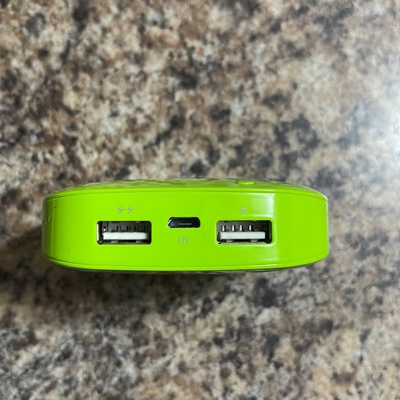 Lepow Moonstone Dual USB Power Bank - Picture 4 of 6